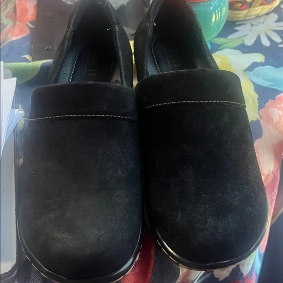 Born Womens Size 7 Bailie Black Suede Leather Casual Slip On Closed Back Clogs - Picture 1 of 6